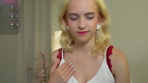 Snapshot of leo_lulu chatting on 10.16.25 Ashly online show from 10.16.25