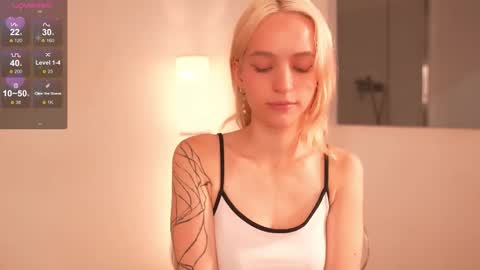 Snapshot of leo_lulu chatting on 10.23.25 Ashly online show from 10.23.25