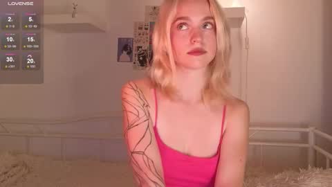 Snapshot of leo_lulu chatting on 11.13.25 Ashly online show from 11.13.25