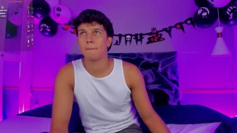 Snapshot of leo_savage_ chatting on 10.14.25 Leo online show from 10.14.25