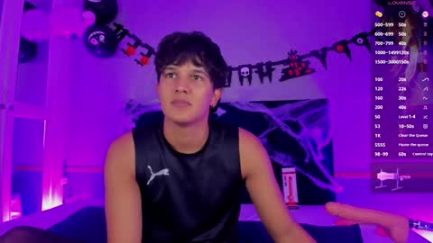 Snapshot of leo_savage_ chatting on 10.22.25 Leo online show from 10.22.25