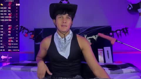 Snapshot of leo_savage_ chatting on 11.01.25 Leo online show from 11.01.25