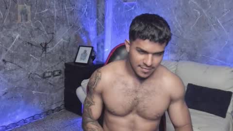 Leo independent model online show from 10.03.25