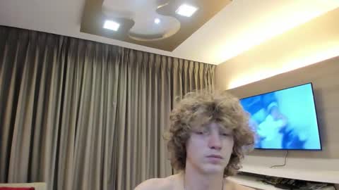 Snapshot of leo_wildd chatting on 10.04.25 leo_wildd online show from 10.04.25