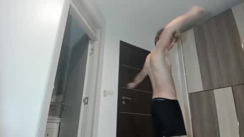 Snapshot of leo_wildd chatting on 10.26.25 leo_wildd online show from 10.26.25