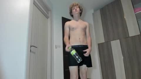 Snapshot of leo_wildd chatting on 10.27.25 leo_wildd online show from 10.27.25