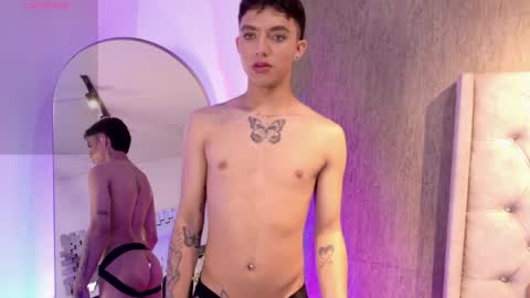 leohard_ online show from 04.11.26