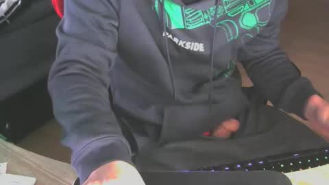 Lele 97 online show from 10.15.25