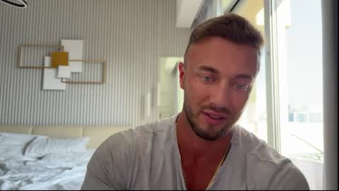 Snapshot of leon_lovefitness chatting on 07.12.26 Leon online show from 07.12.26