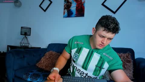 Snapshot of leon_ssmoron chatting on 10.10.25 Leon Smoron online show from 10.10.25