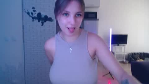 Snapshot of leonaalove chatting on 04.01.26 Leonaalove online show from 04.01.26