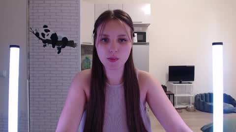 Snapshot of leonaalove chatting on 04.14.26 Leonaalove online show from 04.14.26
