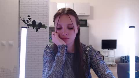 Snapshot of leonaalove chatting on 04.23.26 Leonaalove online show from 04.23.26