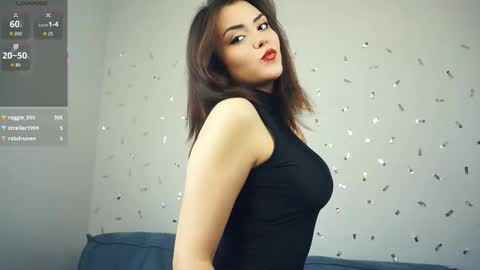 Snapshot of leonardarizk chatting on 09.29.25 Mia online show from 09.29.25