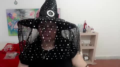 leonela   online show from 10.31.25