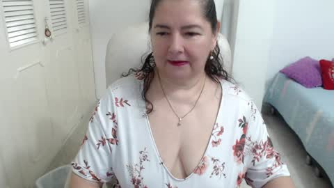 leonela   online show from 04.13.26