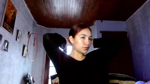 leonela  online show from 09.20.25