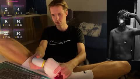 Snapshot of leonnextdoor chatting on 02.07.26 Leon online show from 02.07.26