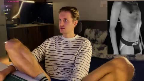 Snapshot of leonnextdoor chatting on 02.21.26 Leon online show from 02.21.26