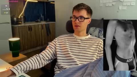 Snapshot of leonnextdoor chatting on 02.26.26 Leon online show from 02.26.26