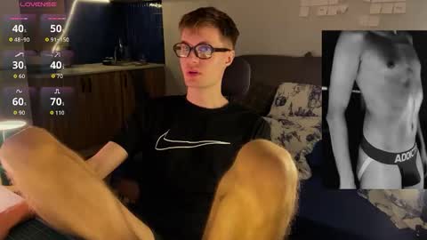 Snapshot of leonnextdoor chatting on 02.27.26 Leon online show from 02.27.26