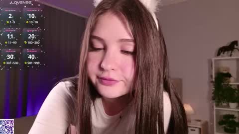 Nicole Moore online show from 09.27.25