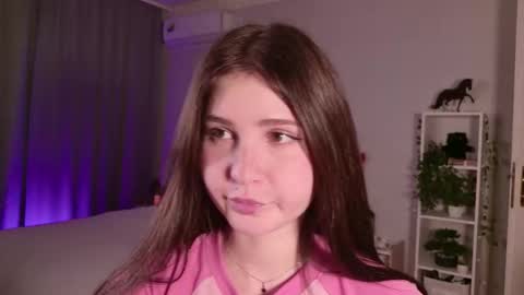 Nicole Moore online show from 10.12.25