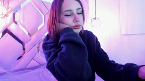 Snapshot of leri_rose_ chatting on 05.13.26 online show from 05.13.26