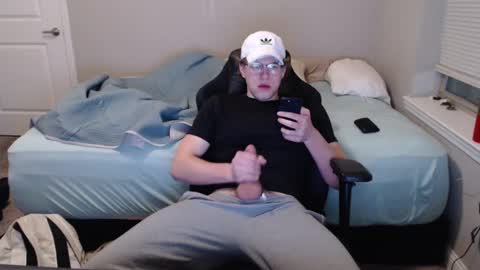 Snapshot of leroy_lew chatting on 12.15.24 leroy_lew online show from 12.15.24