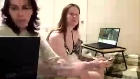 Lesbian dreams online show from 04.23.26