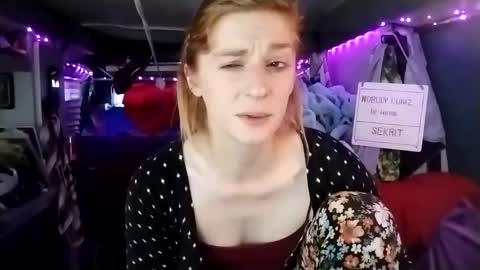 LesleyGumGrass- The Boring Trans girl online show from 02.20.25