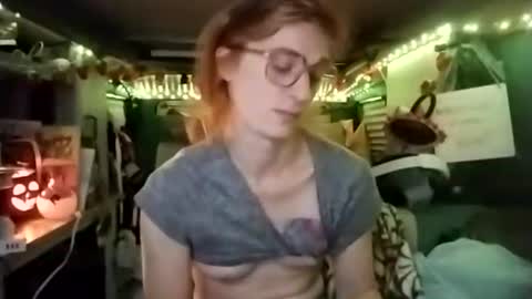 LesleyGumGrass- The Boring Trans girl online show from 11.08.25
