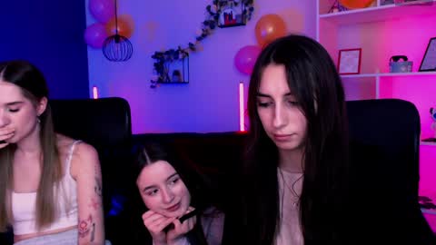 leslie_bird online show from 04.01.26