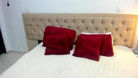 L E S L E Y  AND  D R A K O online show from 01.05.26