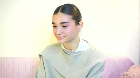 Snapshot of lesliemillette chatting on 10.20.25 Naomi online show from 10.20.25