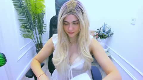 lesliemineg online show from 09.30.25