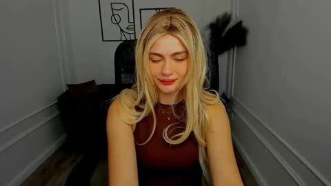 lesliemineg online show from 10.02.25