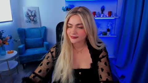 lesliemineg online show from 10.23.25