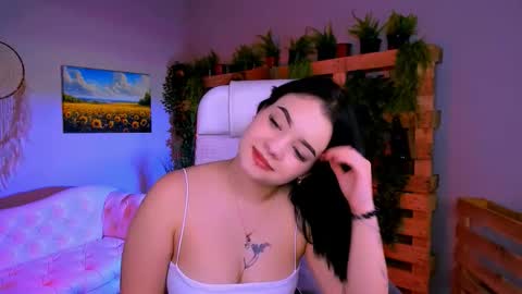 Snapshot of leslierowe chatting on 10.30.25 LeslieRowe online show from 10.30.25