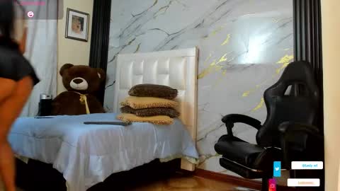 I am here from Monday to Friday from 730 am to 130 pm Colombia time and saturday from 500 am to 1000 am .... Soon Blue page online show from 02.16.26