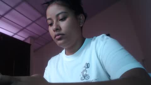Snapshot of leslyandika chatting on 01.22.25 LeslyAndika online show from 01.22.25
