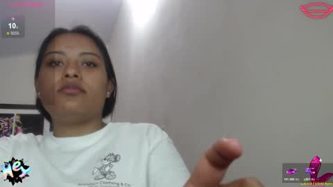 Snapshot of leslyandika chatting on 01.22.25 LeslyAndika online show from 01.22.25