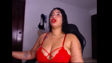 lesly online show from 12.20.25