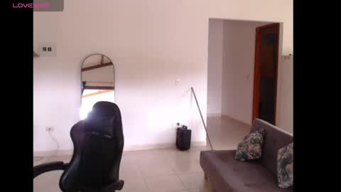 Snapshot of leslycarsson chatting on 05.15.26 lesly online show from 05.15.26