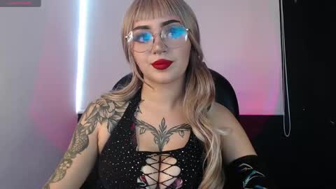 Less  online show from 06.05.26