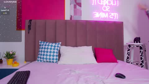 Lessy online show from 01.28.25