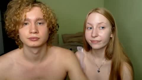 Snapshot of lessyxjhony chatting on 10.22.25 Alisa Jhony online show from 10.22.25