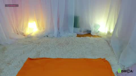 Snapshot of lesya_flin chatting on 10.05.25 Lesya online show from 10.05.25