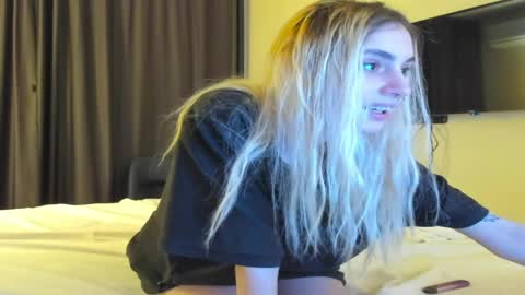 lesyaliss online show from 04.06.26