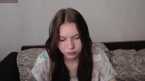 Snapshot of let_me_seee chatting on 10.02.25 Fiona online show from 10.02.25